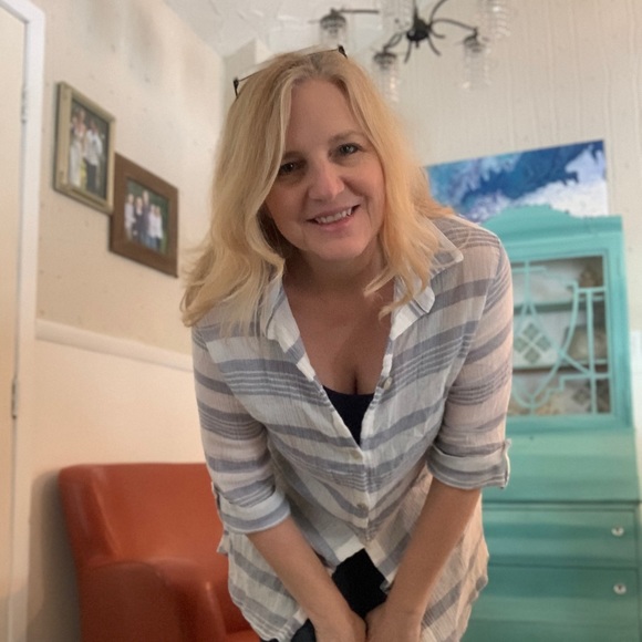 Meet your Posher, Michelle - Picture 1 of 2